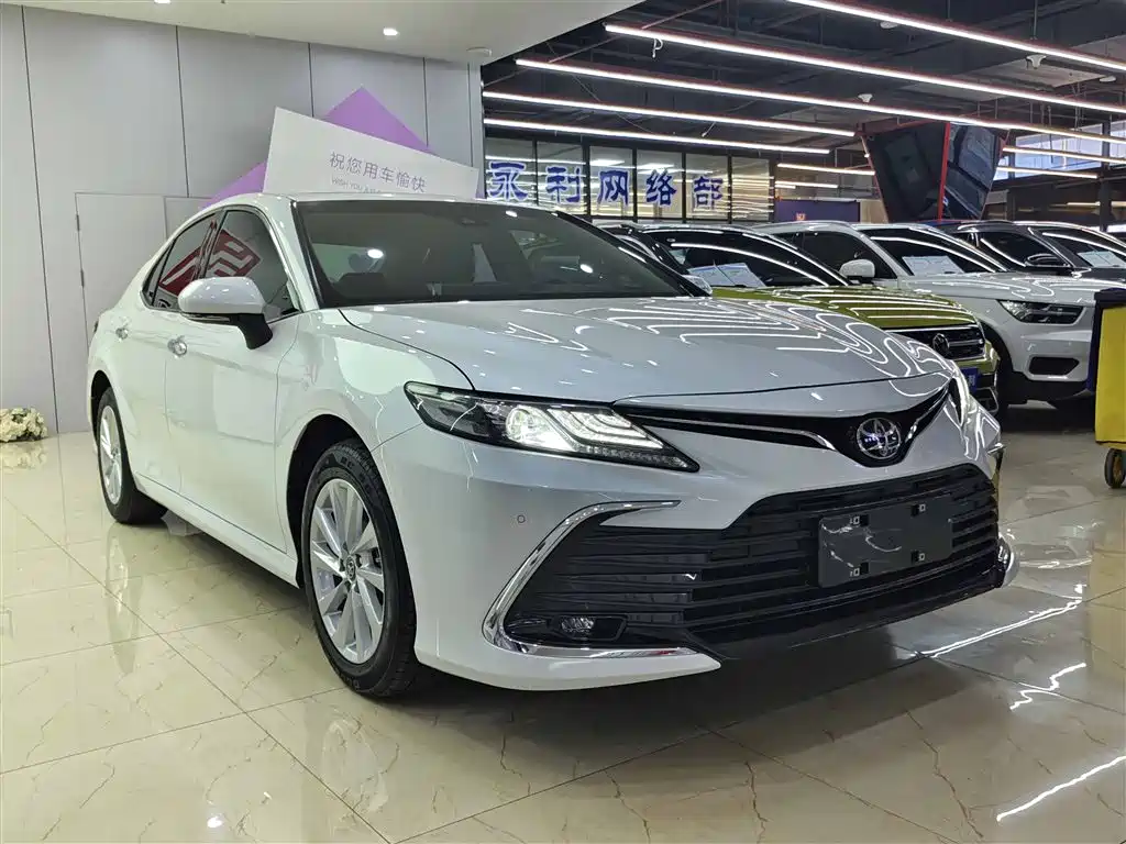 Toyota Camry 2021 2.0G Luxury Edition фото 3