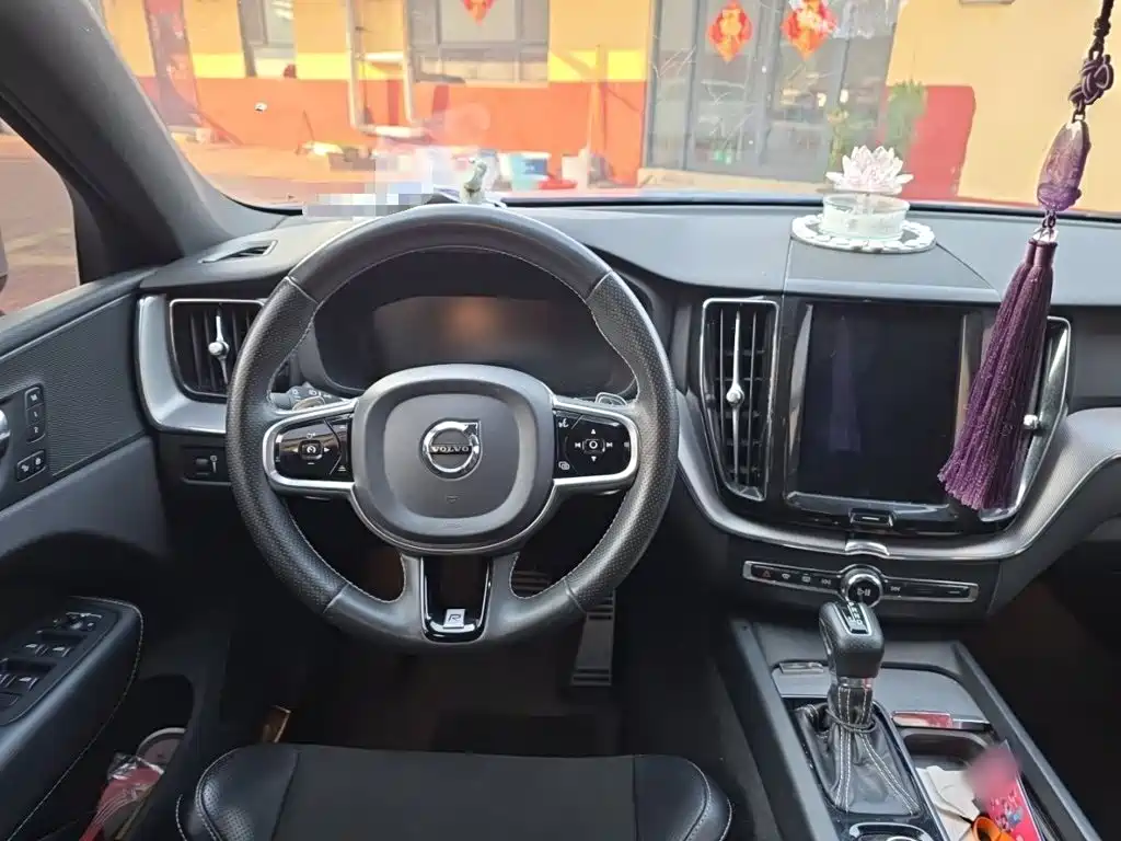 Фото 3 - Volvo XC60