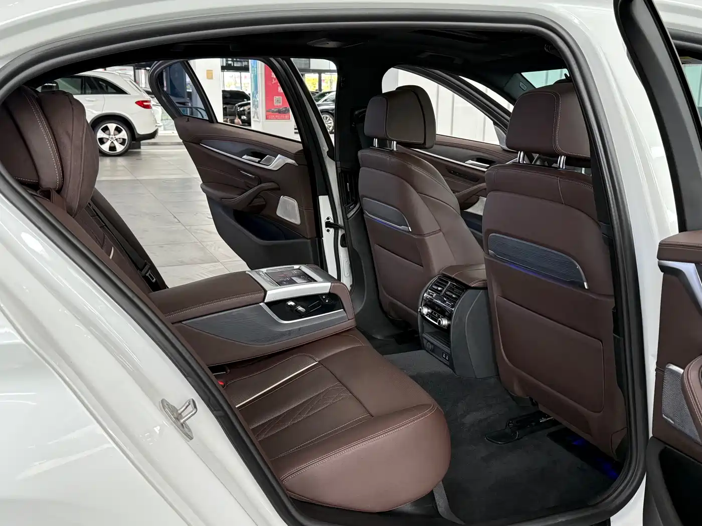 BMW 5 Series 2021 530Li Premium M Sport Package фото 10