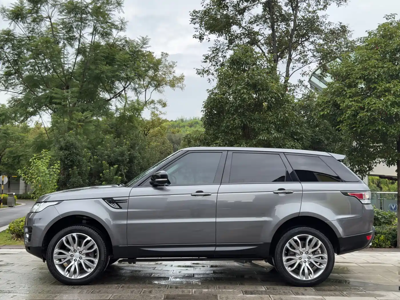 Land Rover Range Rover Sport 2016 Model 3.0 SC V6 HSE DYNAMIC фото 10
