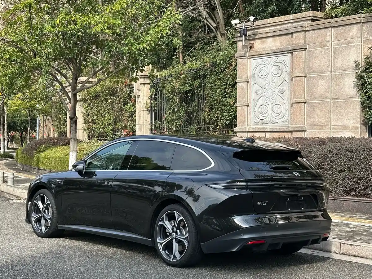 NIO NIO ET5T