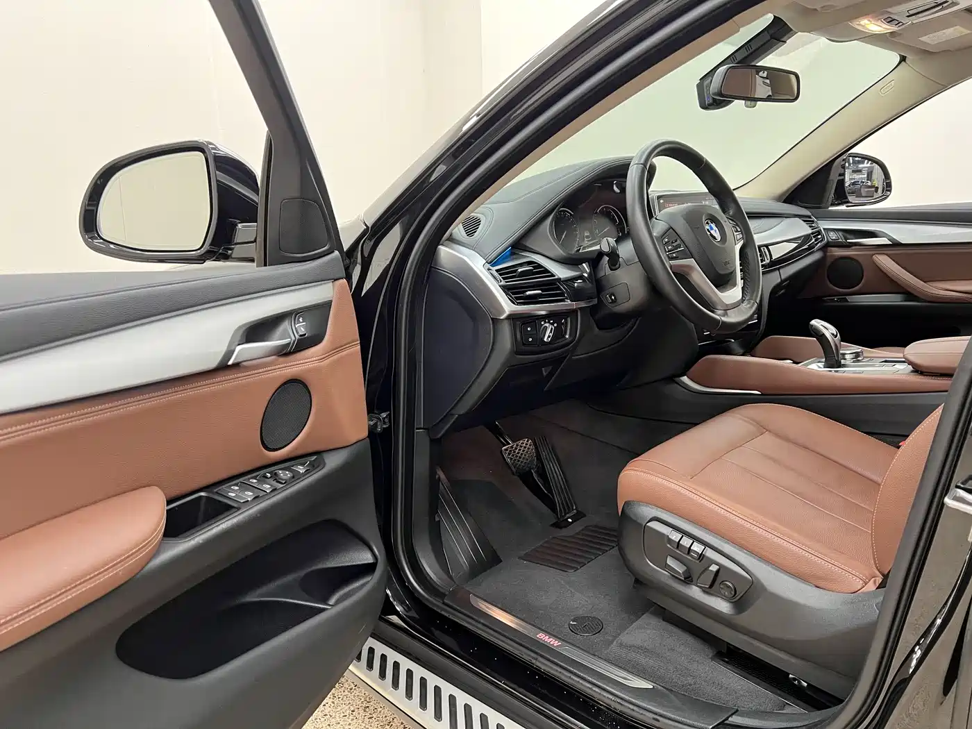 BMW X6 2018 xDrive35i Leading Model фото 8