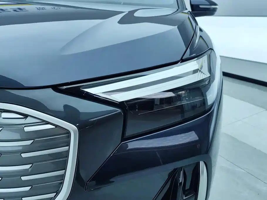 Audi Q4 e-tron 2023 2022 50 e-tron quattro Innovation Edition