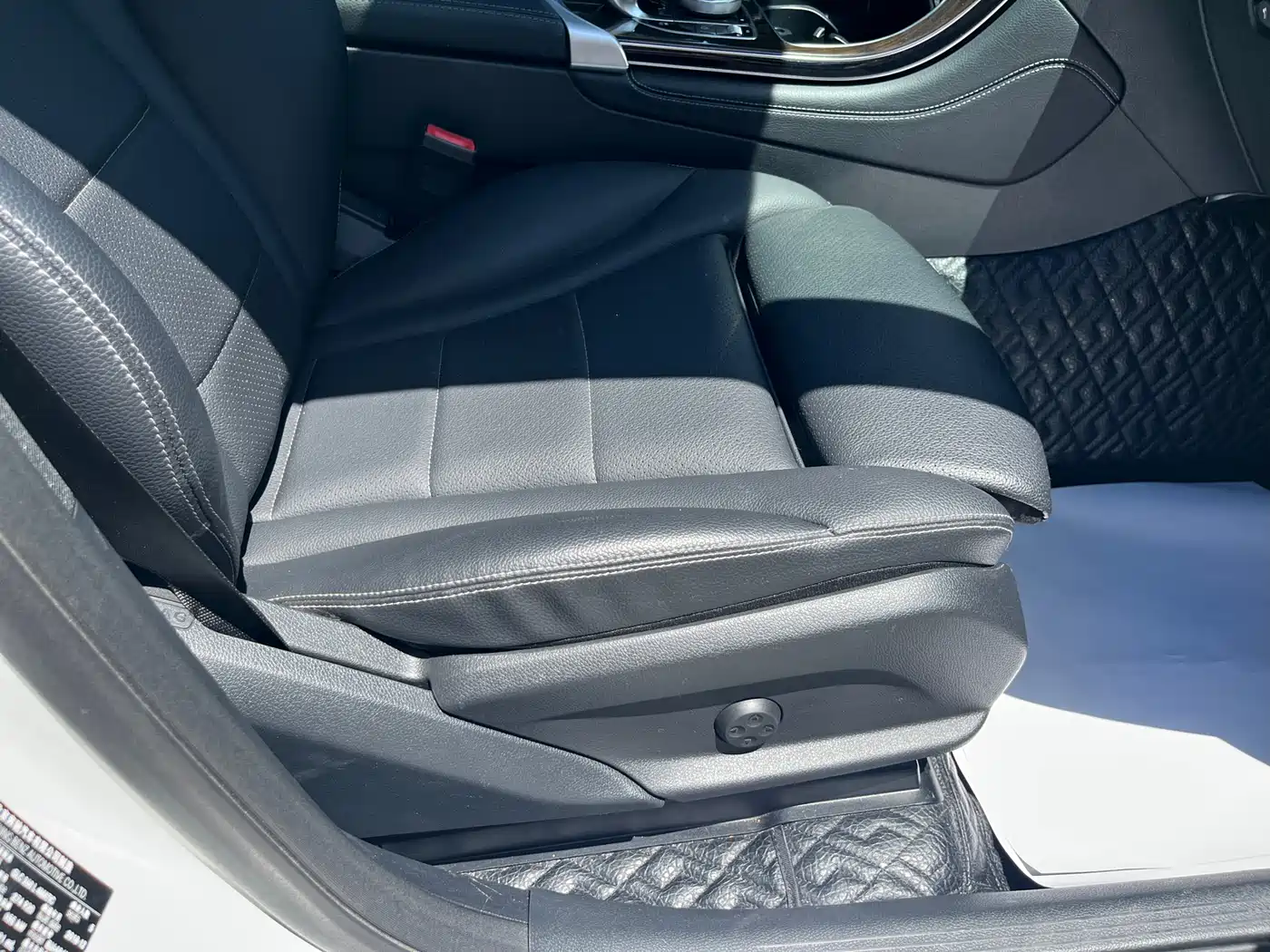 Mercedes-Benz GLC 2019 GLC 260 L 4MATIC Luxury фото 26