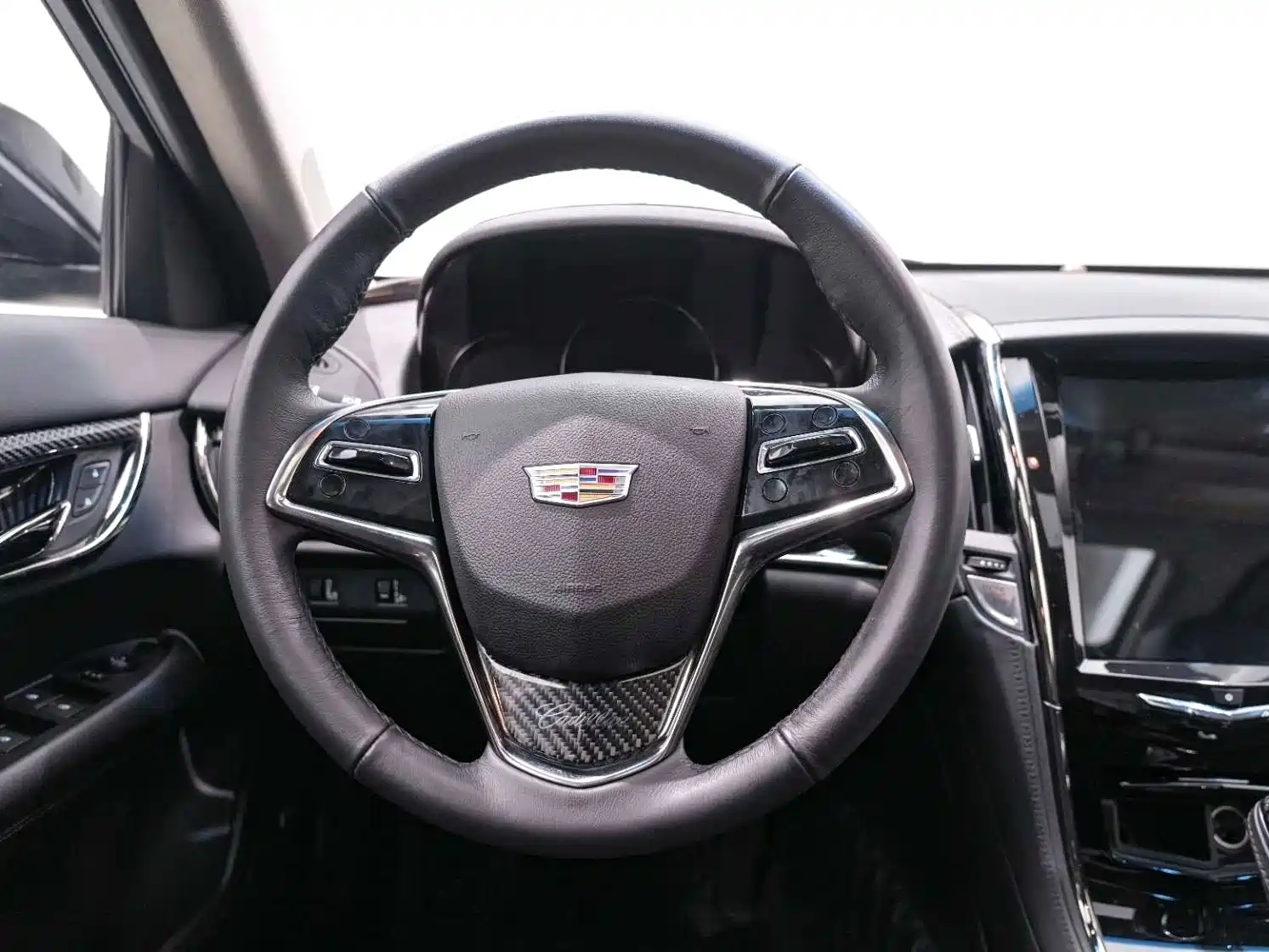 صورة 13 - Cadillac ATS-L