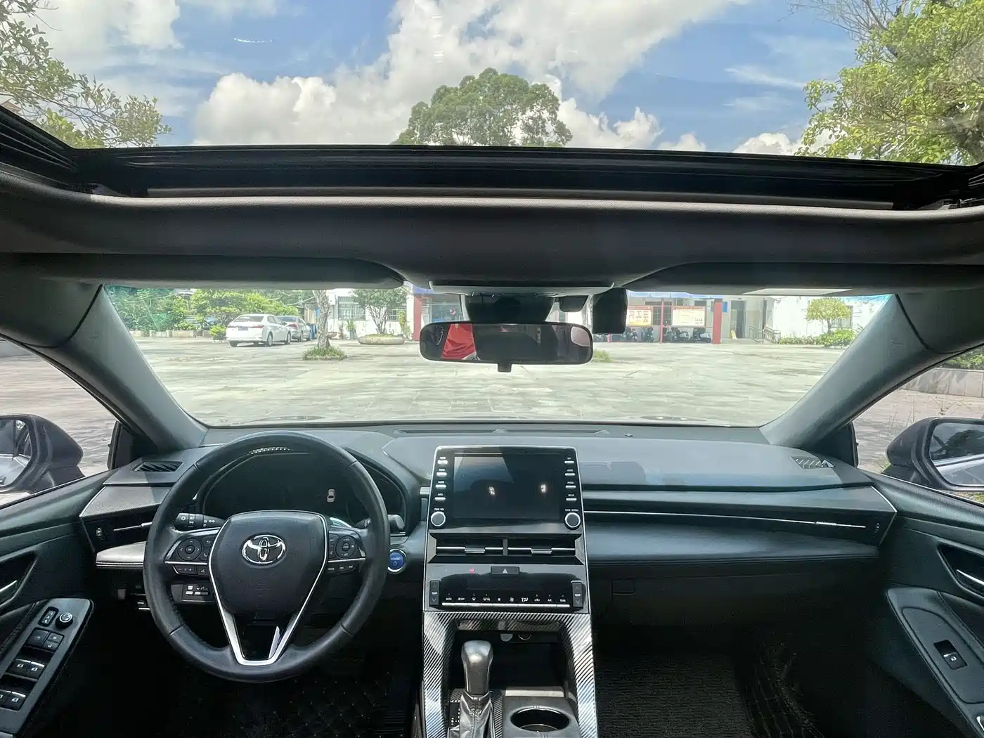 Toyota Avalon 2019 Hybrid 2.5L Luxury Edition China V фото 12