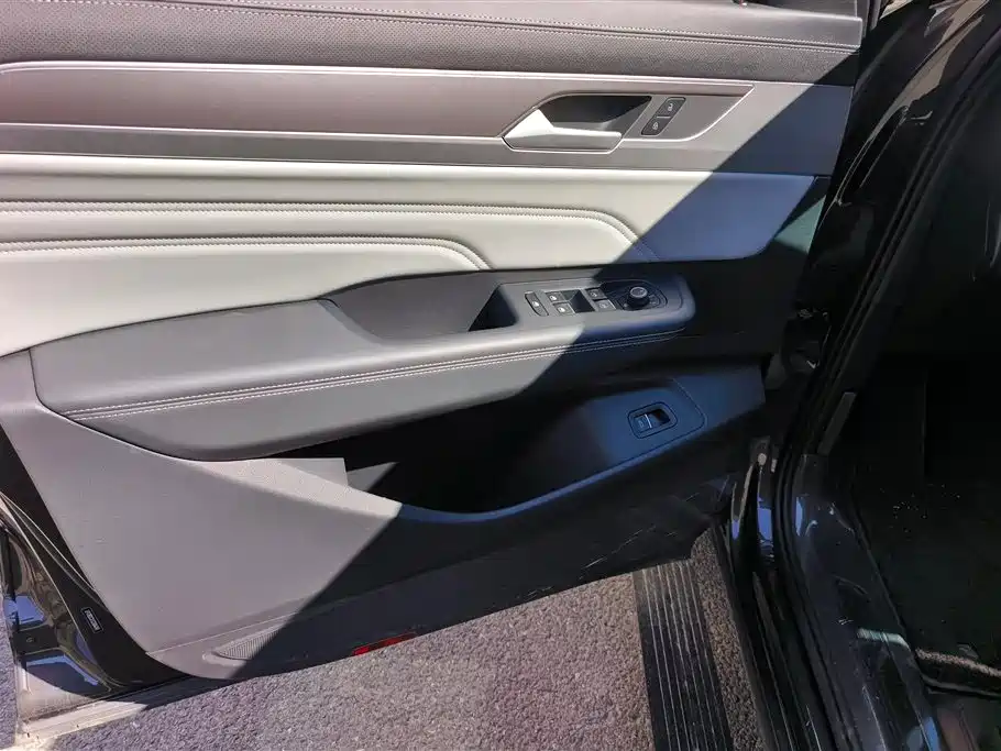 Volkswagen Talagon 2025 330TSI Luxury Cruise Public Edition фото 7