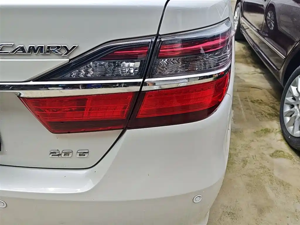 Toyota Camry 2016 2.0G 10th Anniversary Leading Edition фото 8