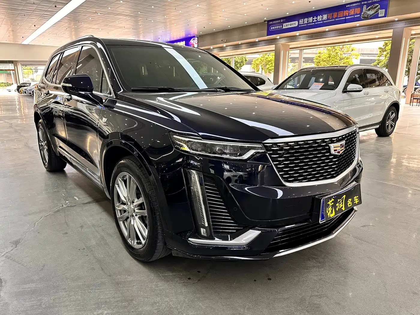 CADILLAC XT6