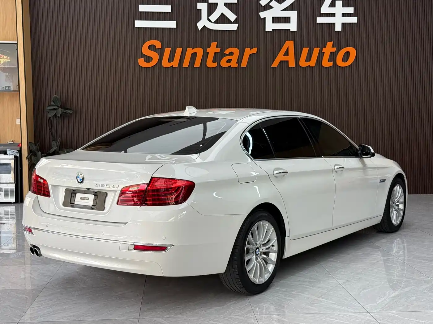BMW 5 Series 2017 525Li Luxury Design Package фото 6