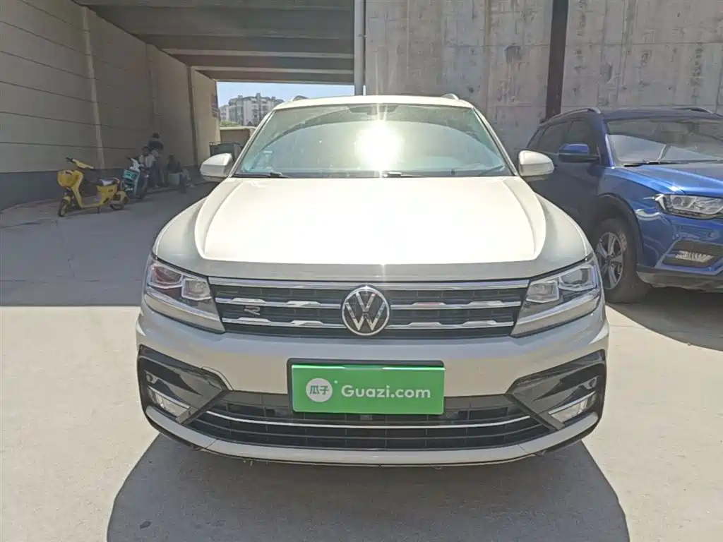 Volkswagen Tiguan L 2021 330TSI Automatic 2WD R-Line Premium фото 2