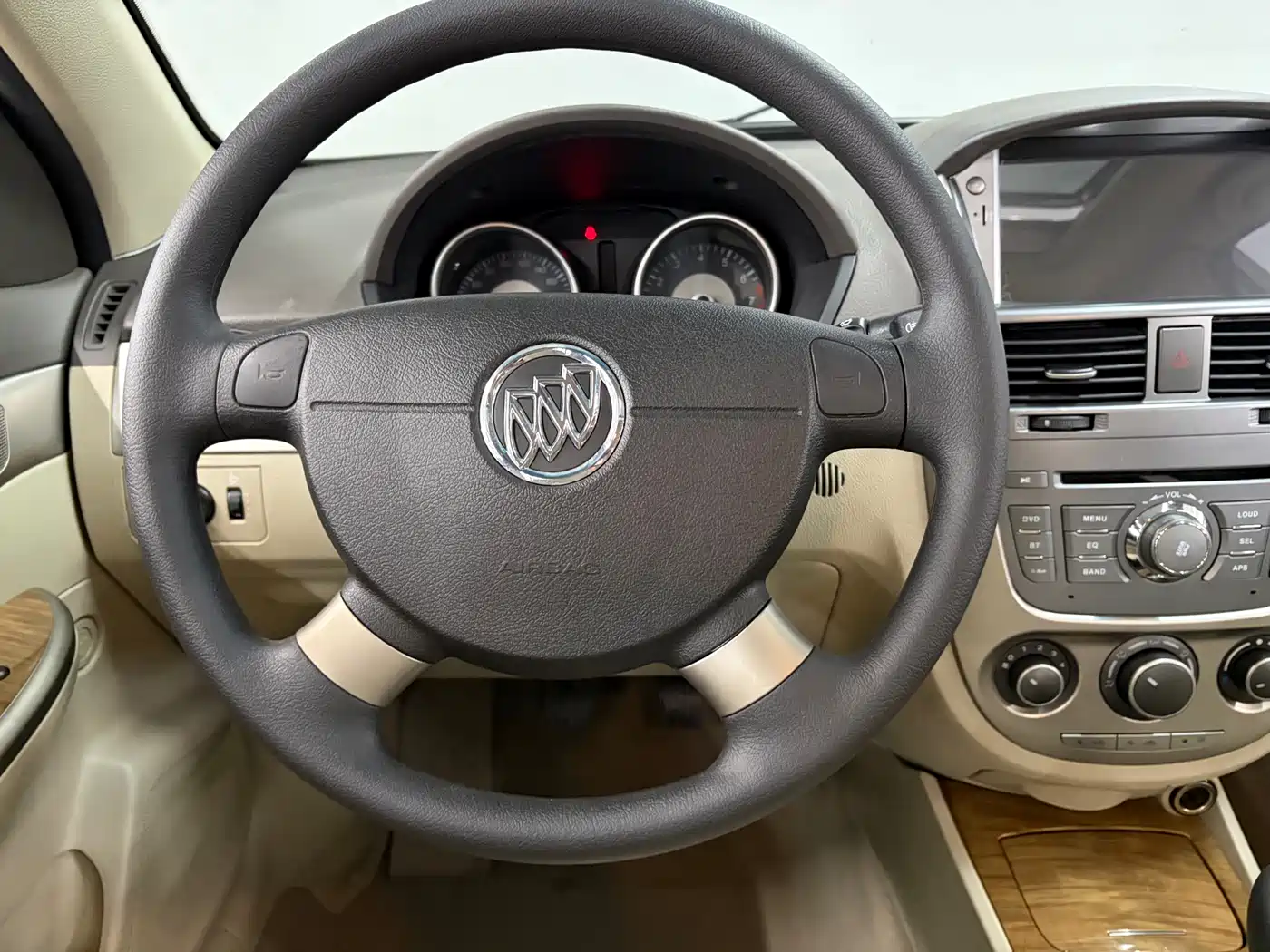 Buick Excelle 2015 1.5L Manual Classic фото 12
