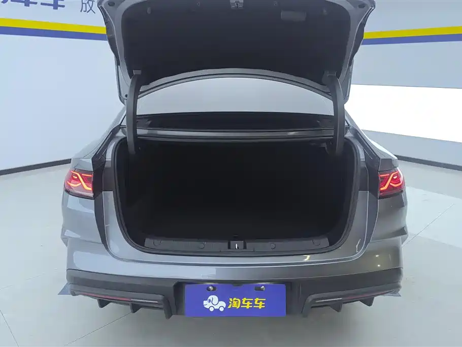 BYD Qin L 2024 DM-i 80KM Leading Edition фото 4