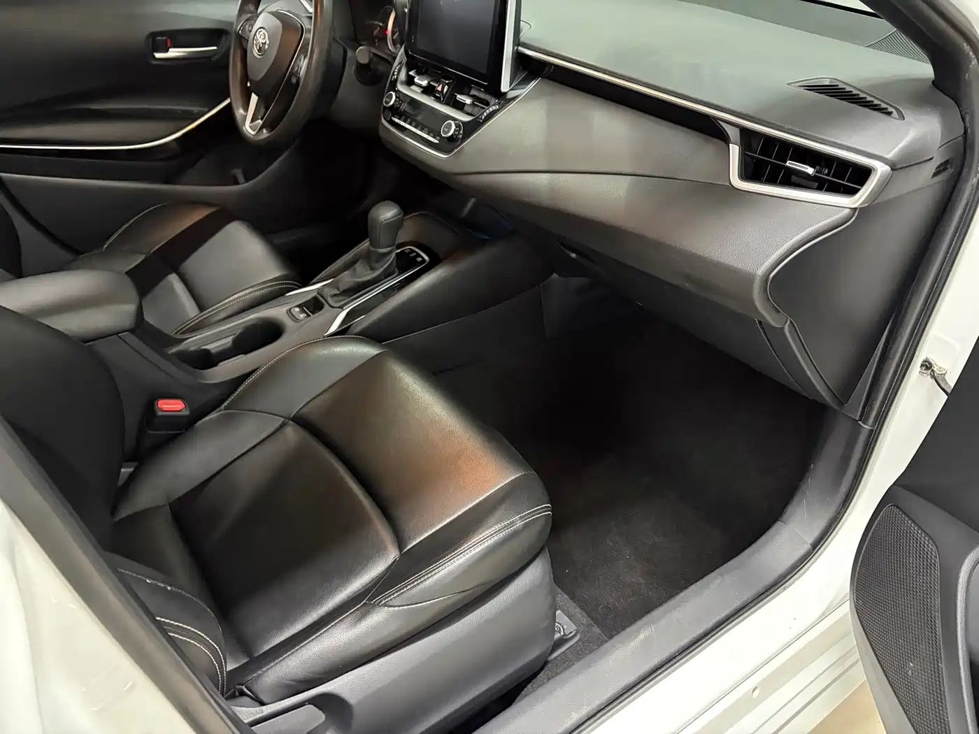 Toyota Levin 2022 Dual Engine 1.8H E-CVT Luxury Edition фото 9