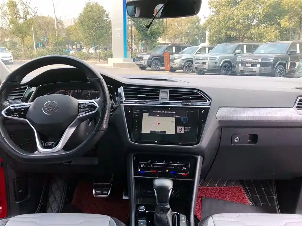VOLKSWAGEN TIGUAN X
