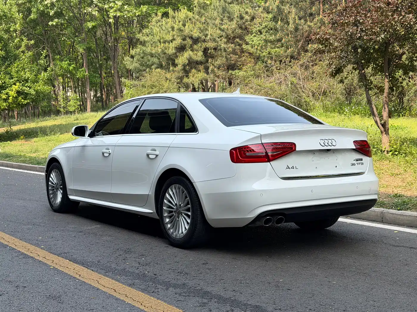 Audi A4L 2015 35 TFSI Auto Comfort фото 17