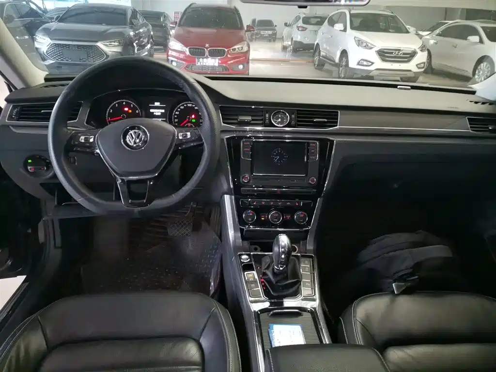 Volkswagen Passat 2017 330TSI DSG Prestige фото 5