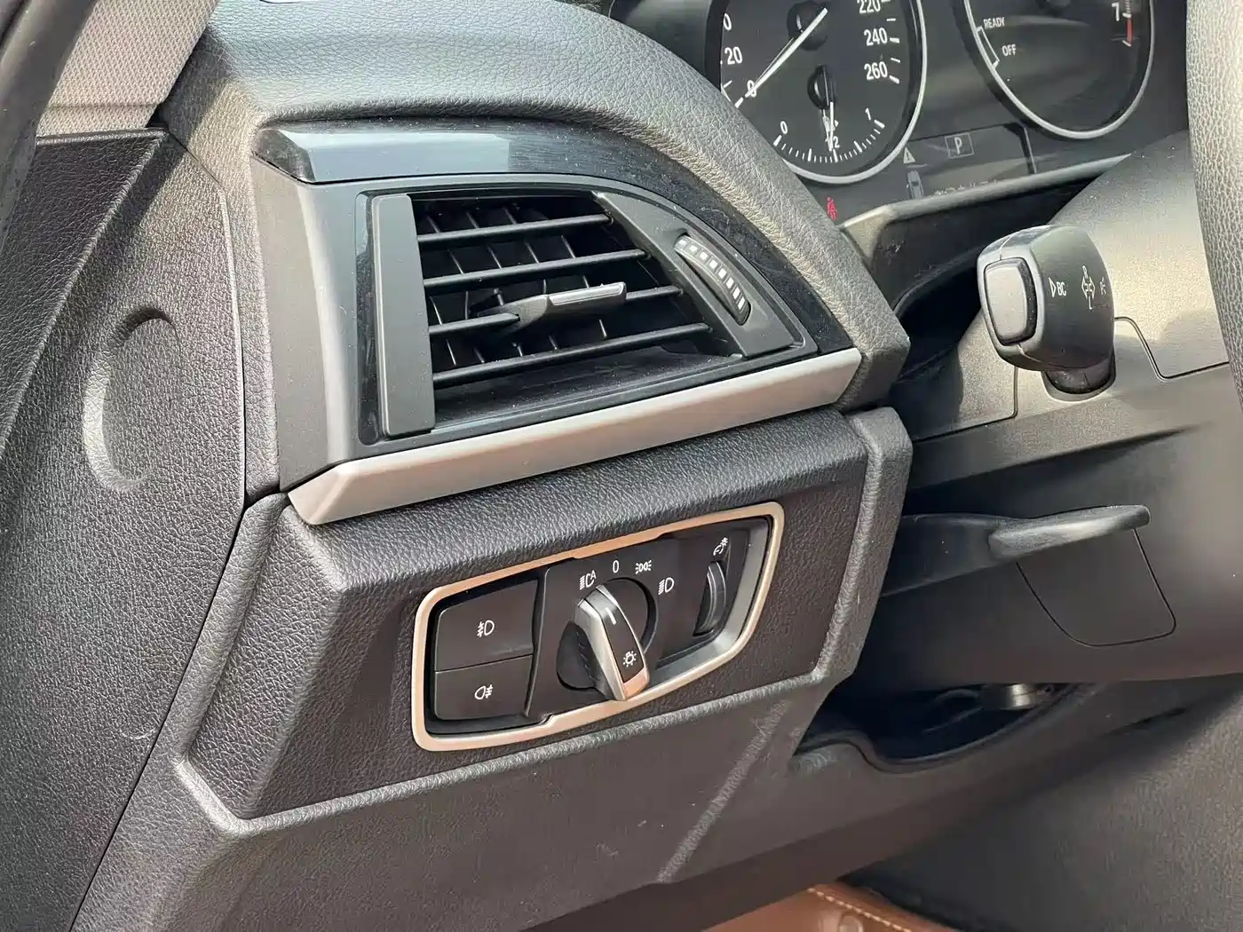 BMW 1 Series (Import) 2013 Facelift 116i Urban Model фото 10