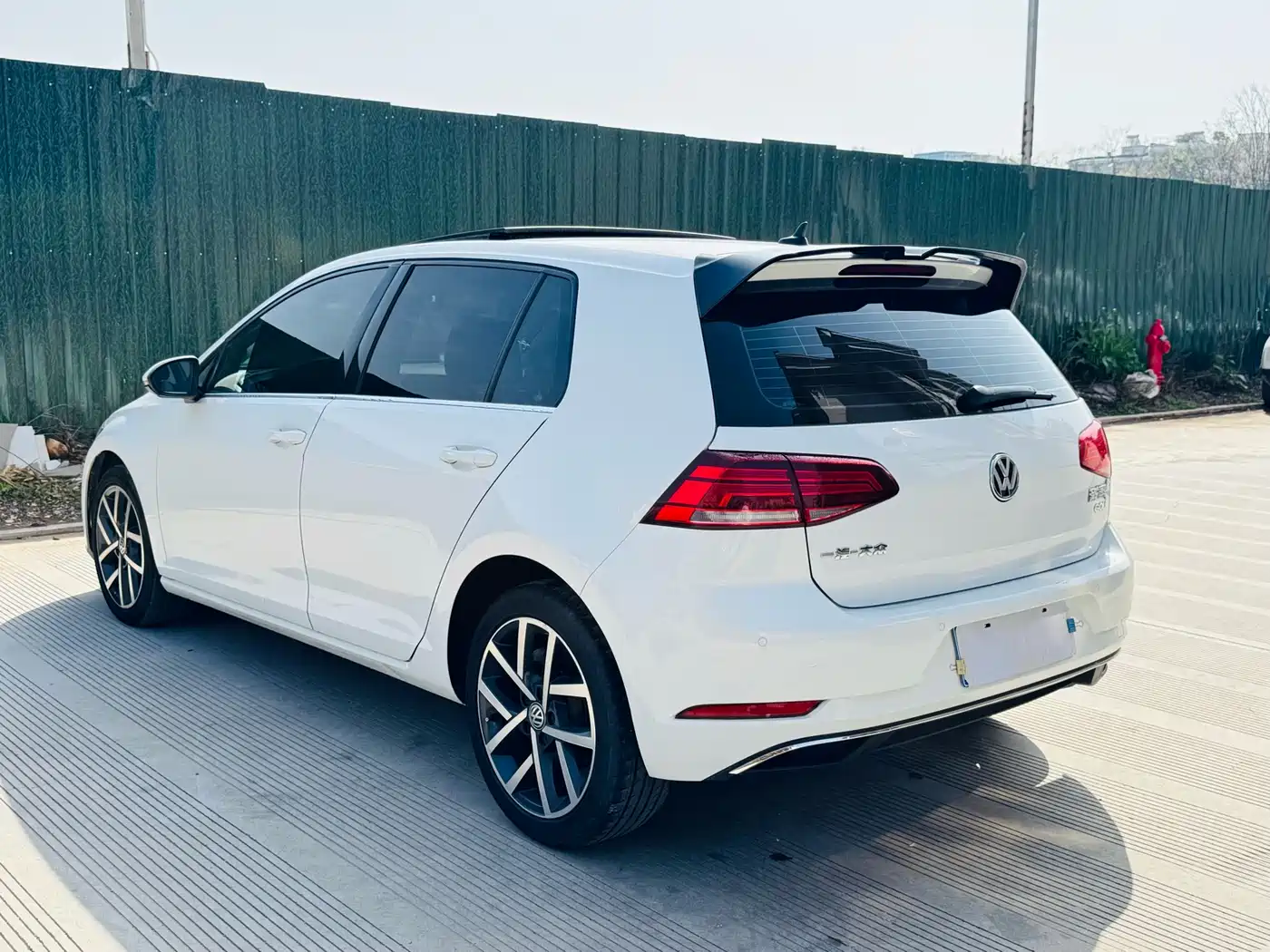 Volkswagen Golf 2020 200TSI DSG Comfort фото 10