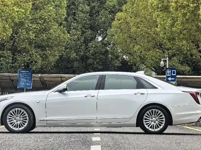 Cadillac CT6 2019 28T Luxury Model фото 3