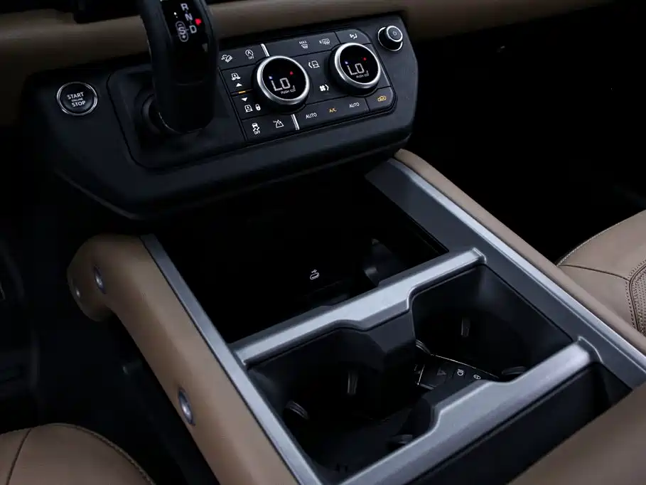 Land Rover Defender 2025 2025 110 3.0T P400 Dark Special Edition