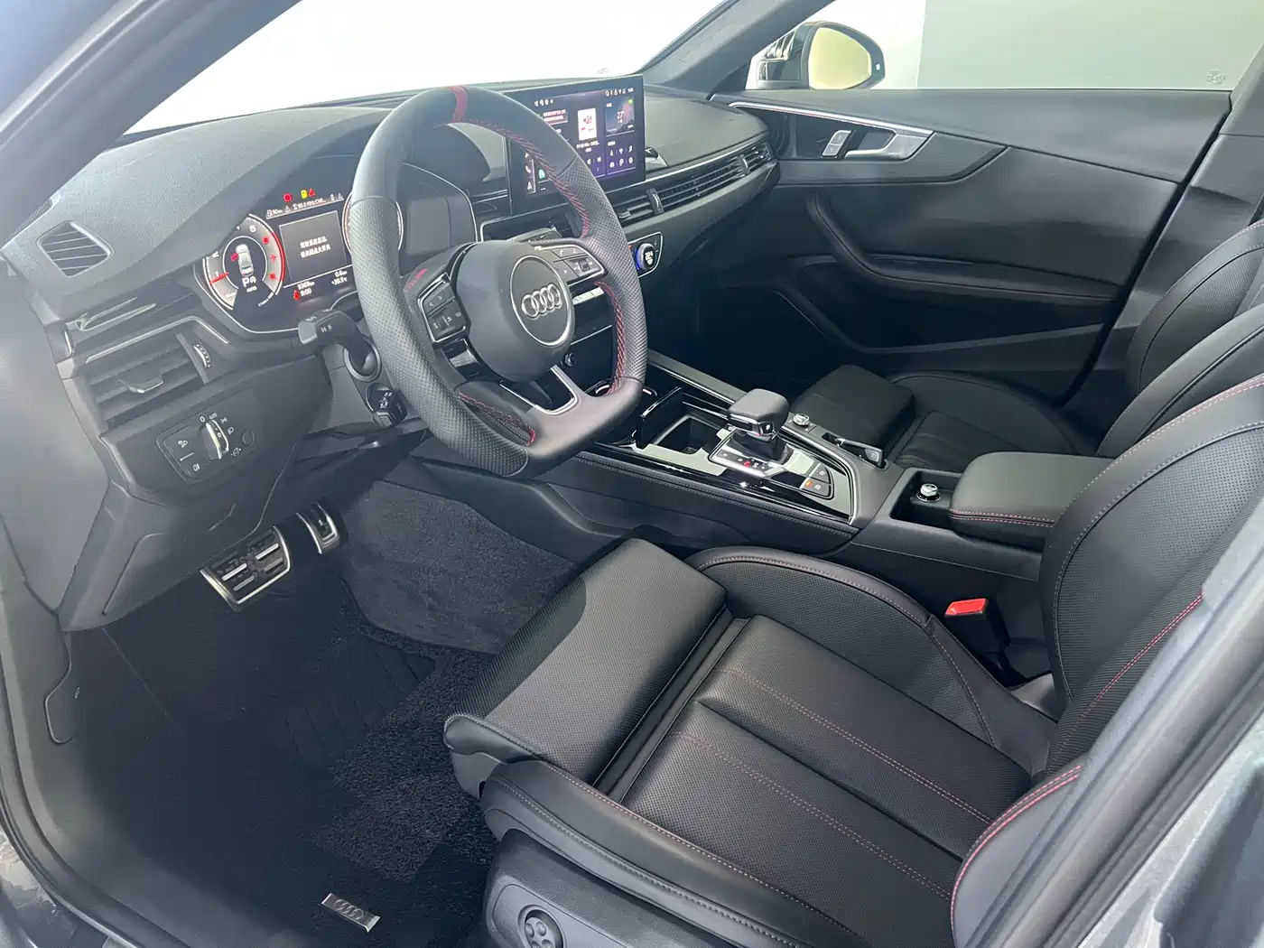 Audi A4L 2025 2 Million Celebration Edition 40 TFSI Luxury Dynamic фото 9