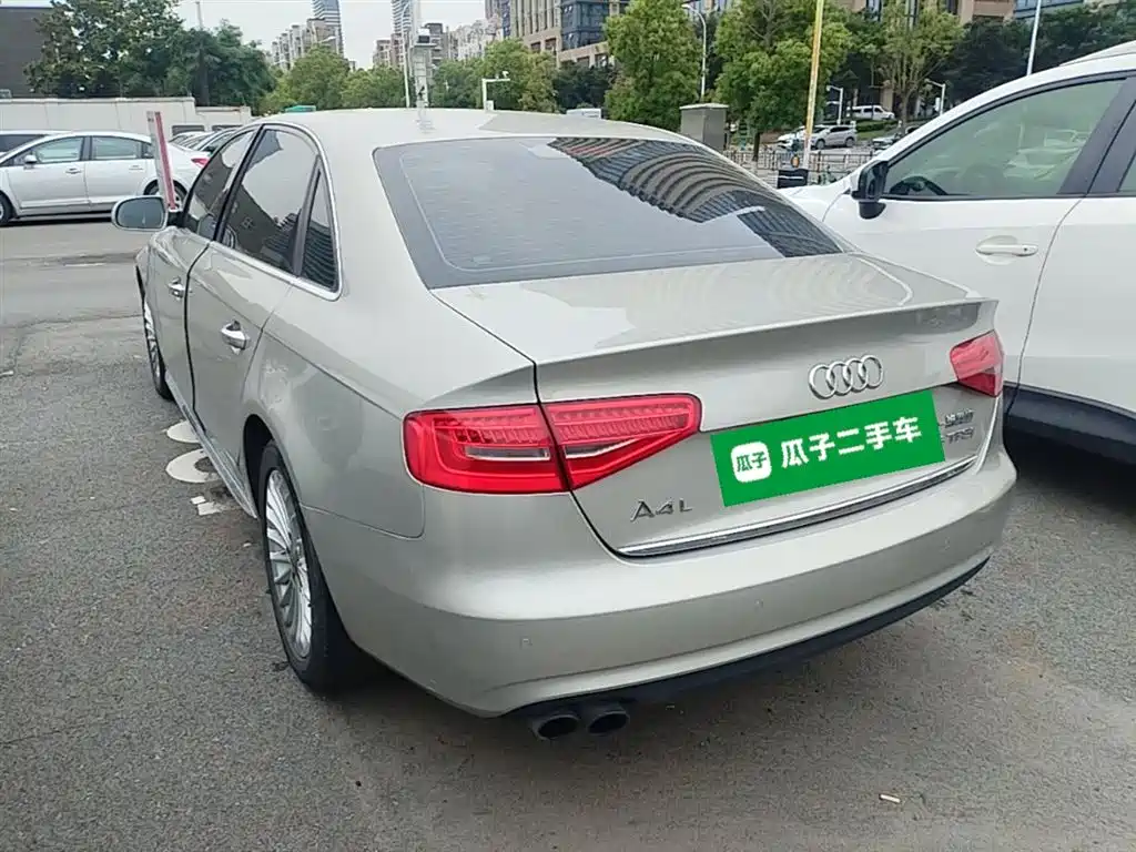 Audi A4L 2016 35 TFSI Automatic Comfort фото 9
