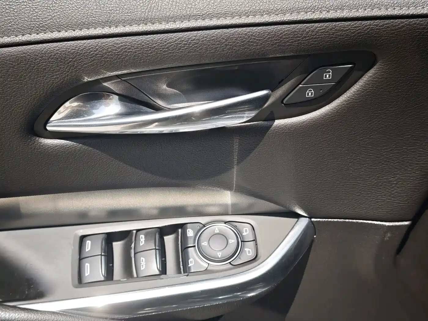 Cadillac XT4 2020 Facelift 28T 2WD Leading фото 9