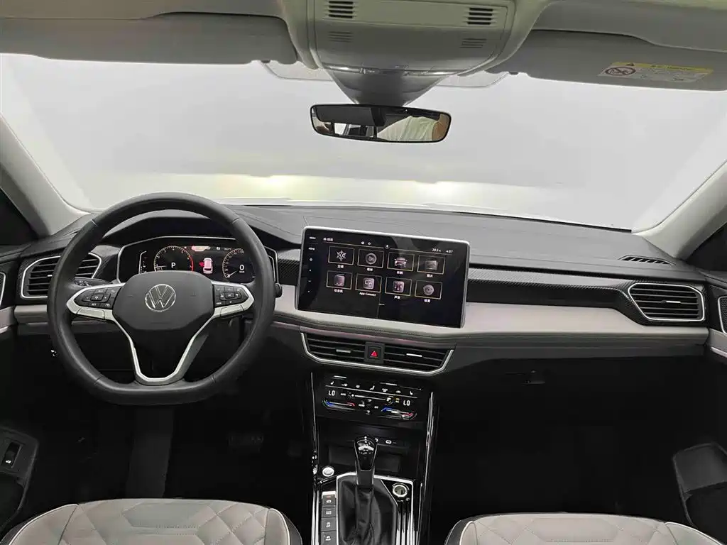 Volkswagen Tayron 2023 280TSI 2WD Luxury Plus Advanced Edition фото 3