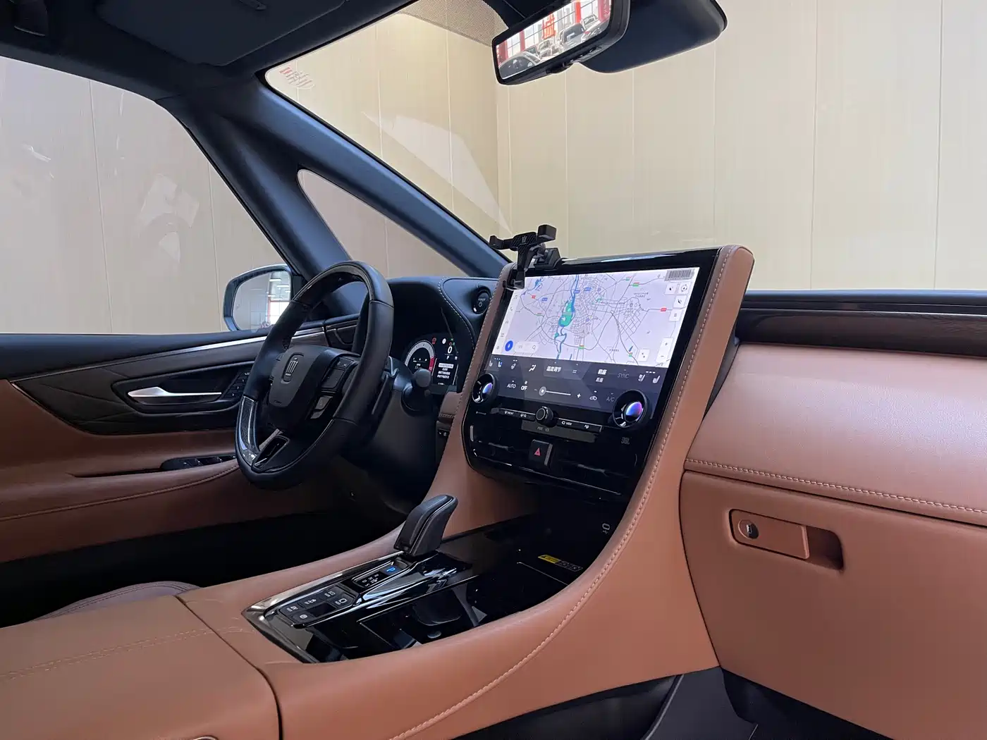 Toyota Vellfire 2024 Crown Hybrid 2.5L Premium Edition фото 12