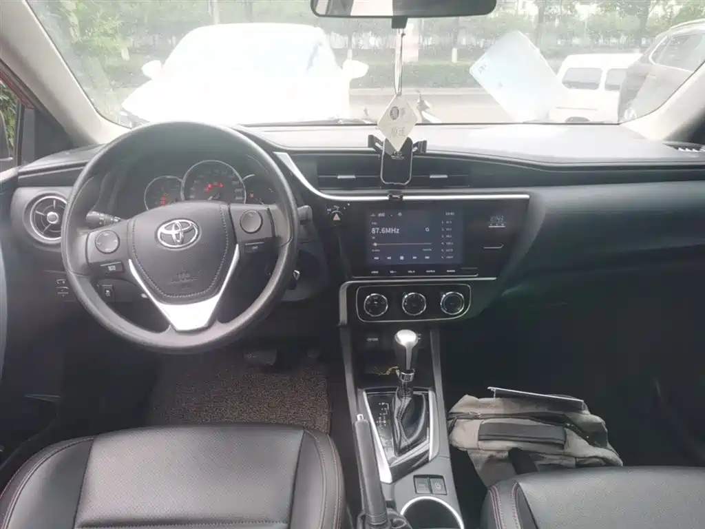 Toyota Levin 2017 Facelift 185T CVT Elite (China V) фото 10
