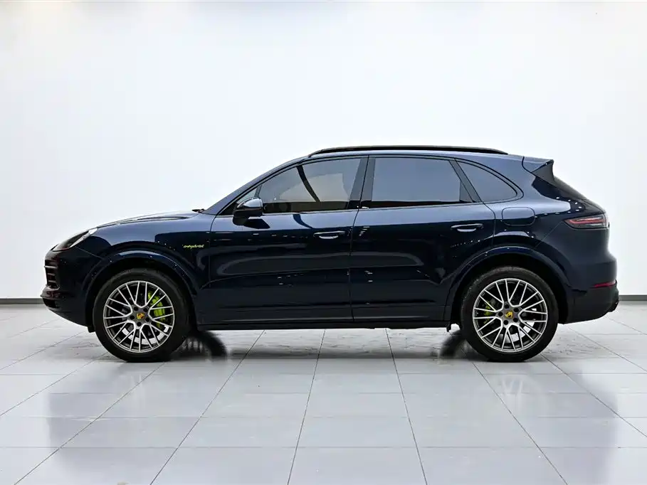 Porsche Cayenne New Energy 2023 Cayenne E-Hybrid 2.0T Platinum Edition фото 5