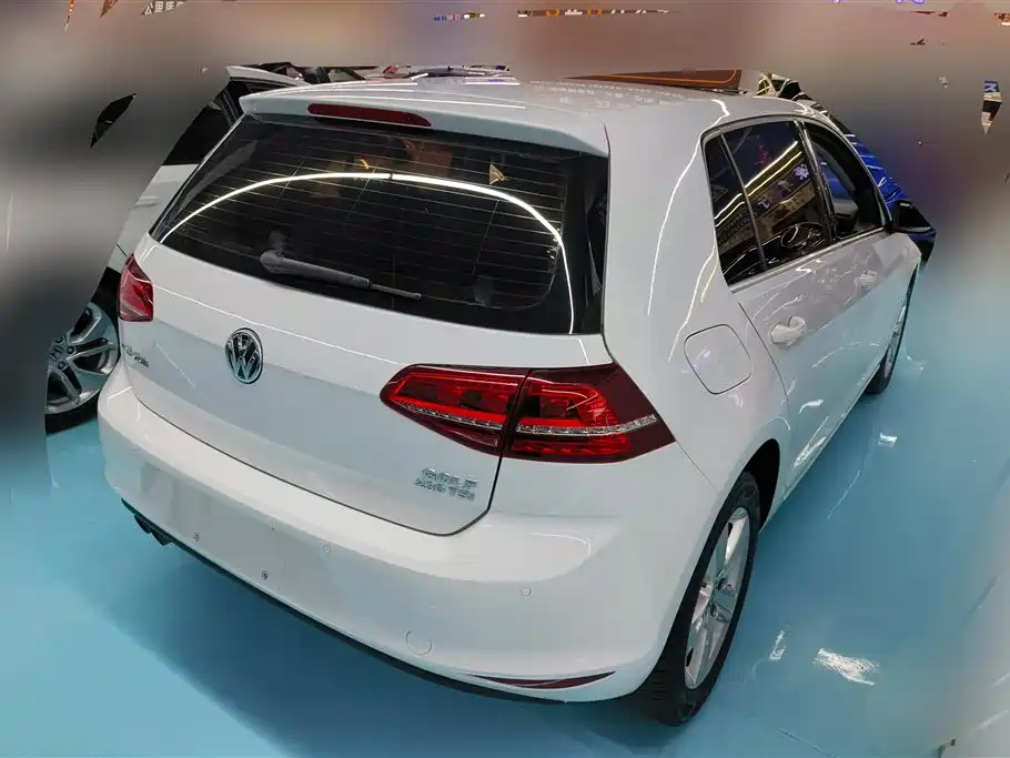 Volkswagen Golf 2017 230TSI Auto Comfort Millionth Anniversary Edition фото 3