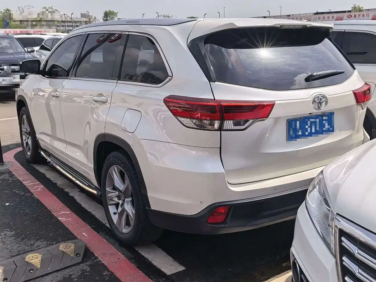 Toyota Highlander 2020 2.0T 4WD Millionth Anniversary Edition 7-Seater фото 10