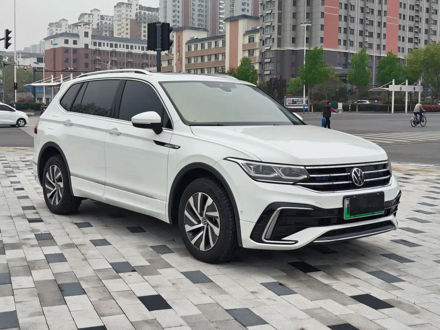 VOLKSWAGEN TIGUAN L NEW ENERGY