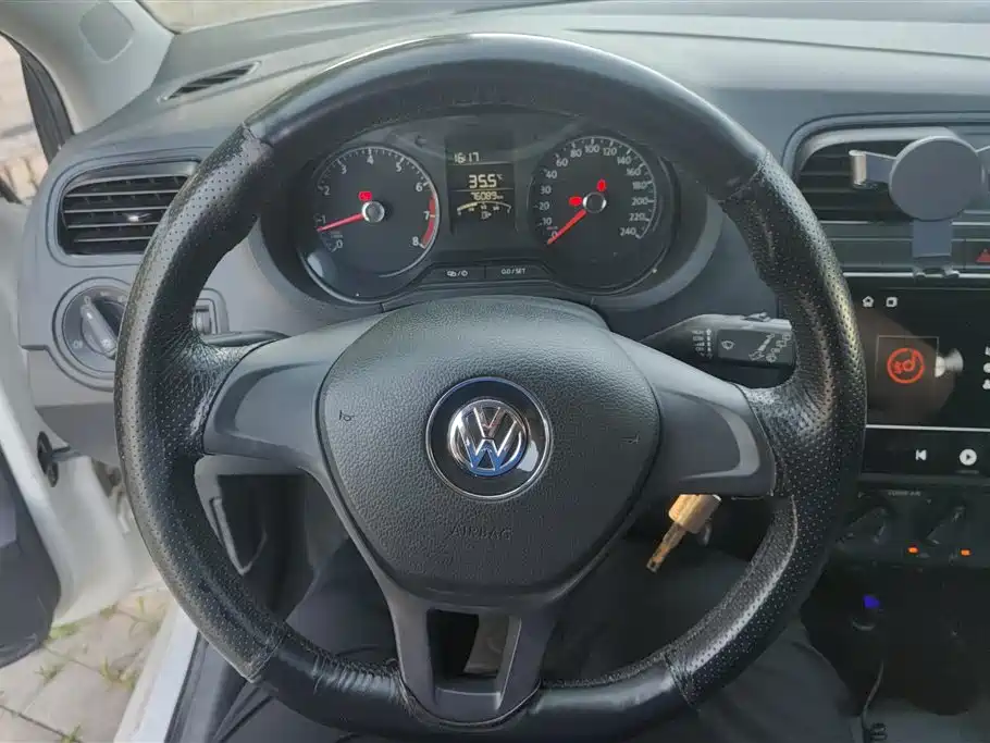 Volkswagen Polo 2016 1.4L Manual Trend фото 15