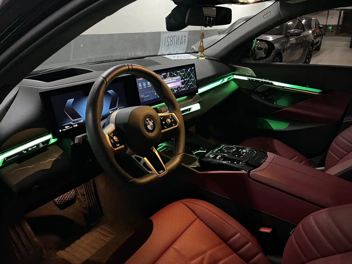 BMW 5 Series 2025 530Li Premium M Sport Package фото 7