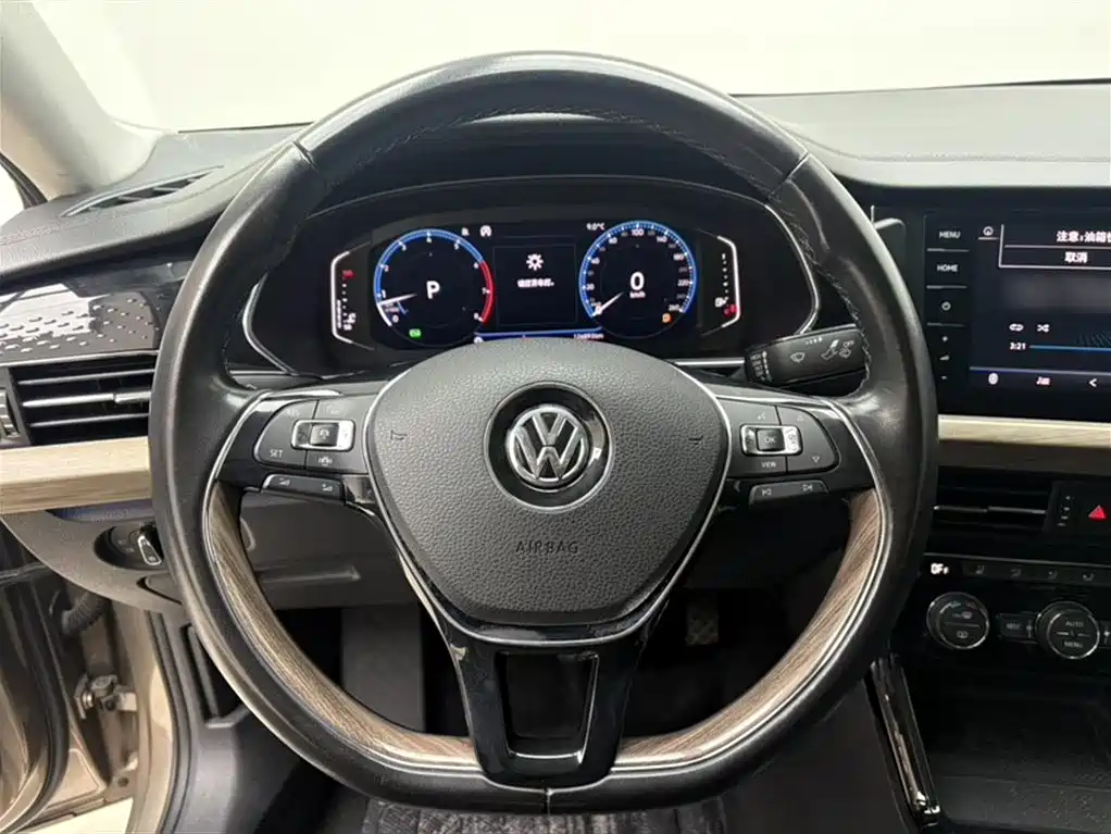 Volkswagen Passat 2019 330TSI Noble Edition China VI фото 16