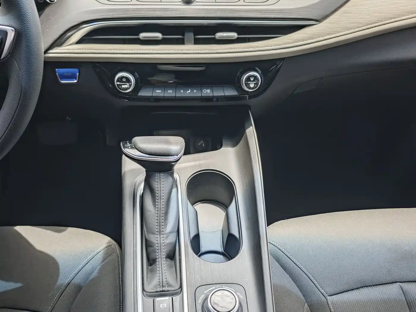 Buick Velite 6 2020 Plug-in Hybrid Connected Fashion Edition фото 10