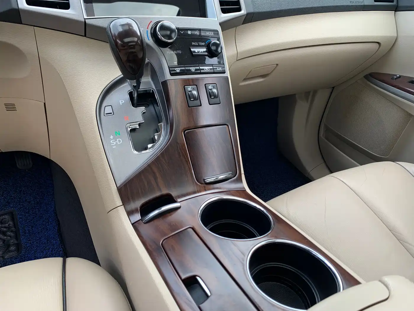 Toyota Venza (Import) 2014 2013 2.7L 2WD Luxury Edition
