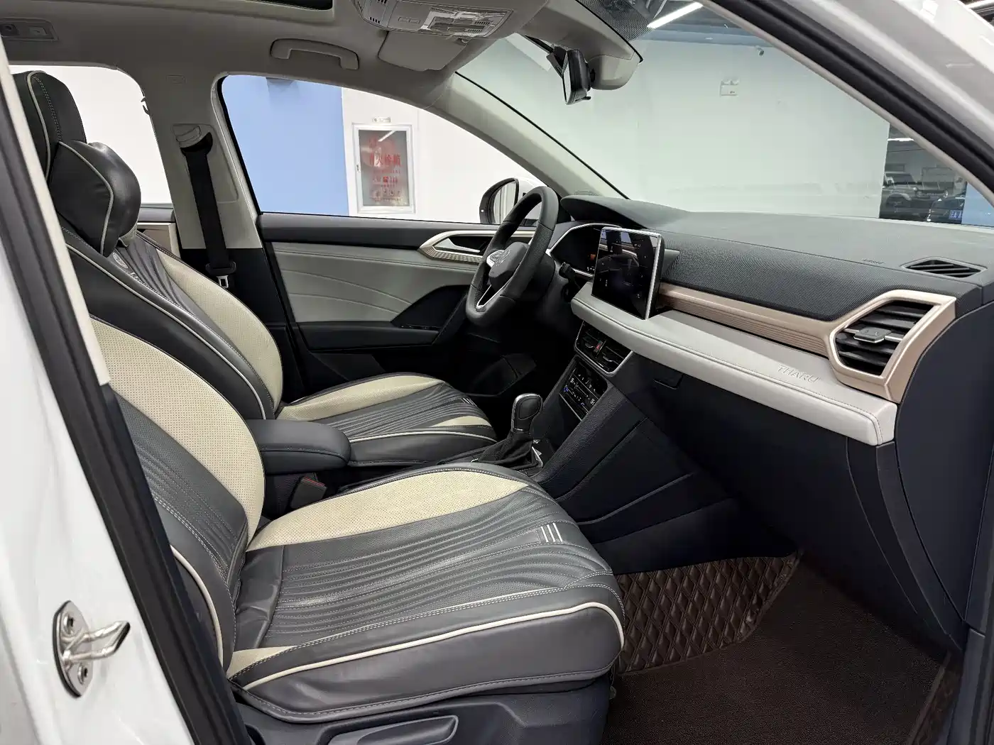 Volkswagen Tharu 2024 300TSI 2WD Bright Moon Edition фото 31