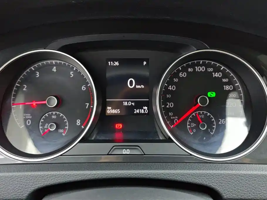 Volkswagen Golf 2017 230TSI Auto Comfort Millionth Anniversary Edition фото 14