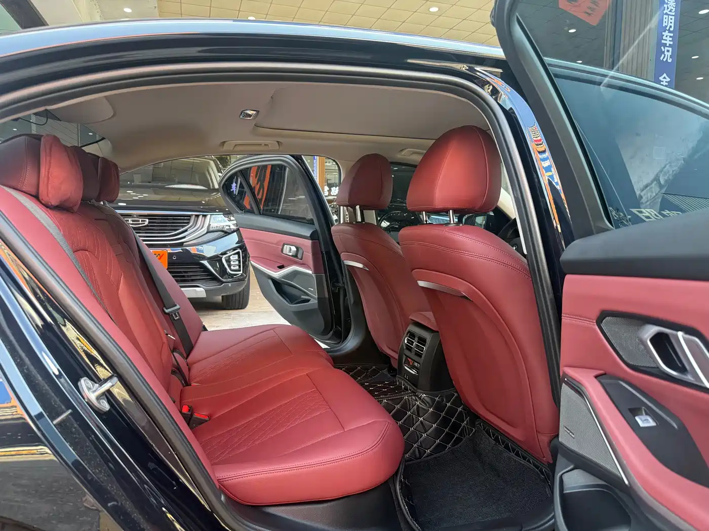 BMW 3 Series 2023 325Li M Sport Black Night Package фото 11