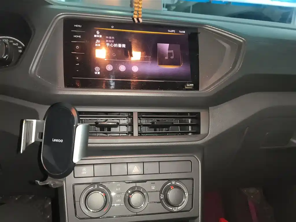 Volkswagen T-Cross 2021 1.5L Auto Trend Edition фото 9