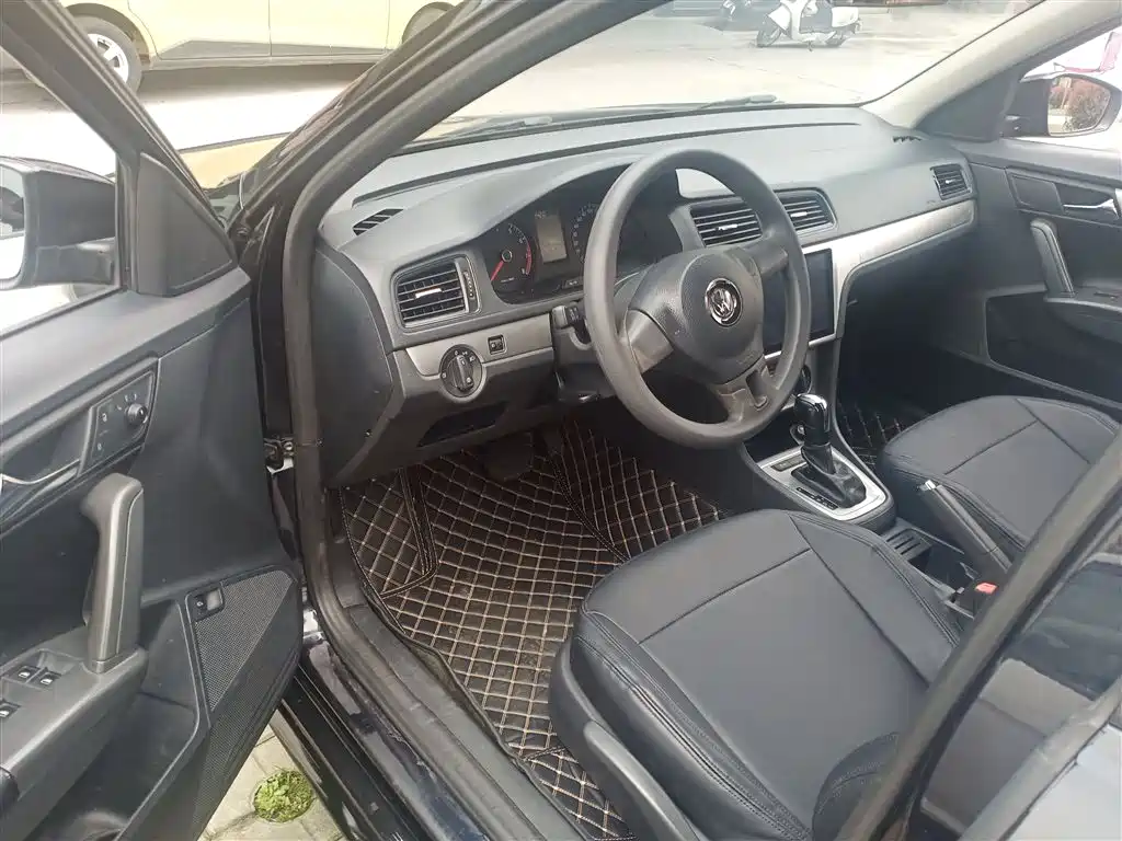 Volkswagen Lavida 2015 1.6L Automatic Trend Edition фото 15