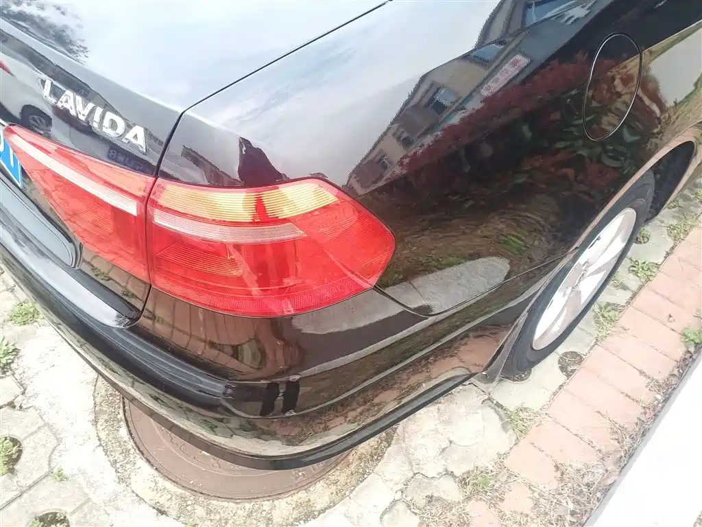 Volkswagen Lavida 2015 1.6L Automatic Trend Edition фото 8