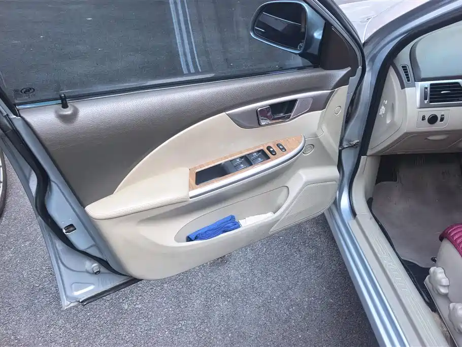 Buick Excelle 2015 1.5L Manual Classic фото 7