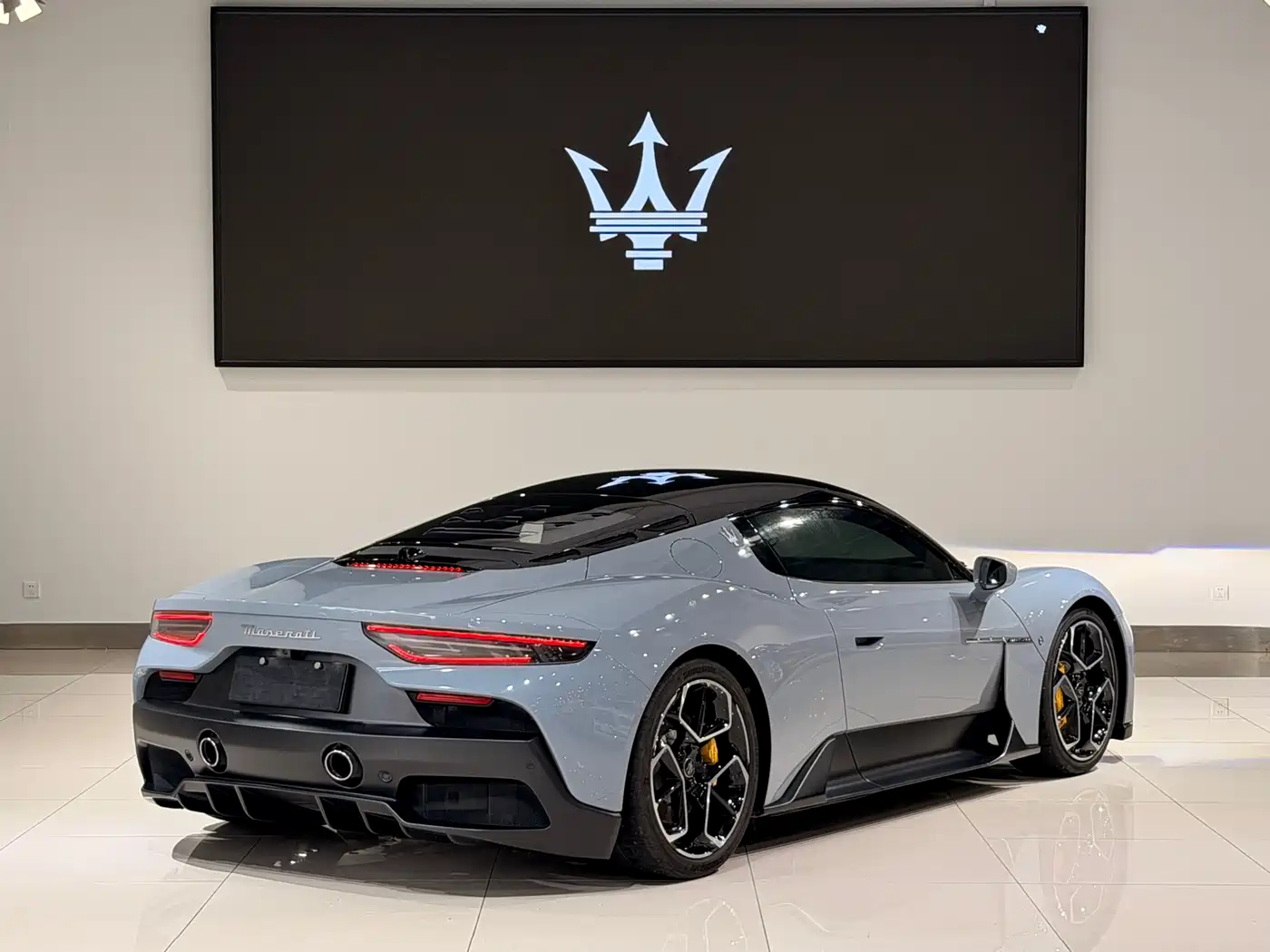 MASERATI MC20