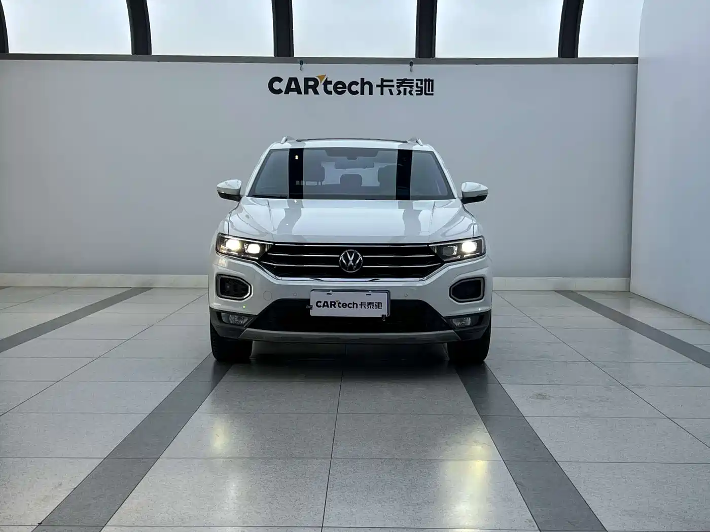 Volkswagen T-ROC 2021 Facelift 280TSI DSG 4WD Luxury Smart Connect Edition фото 25