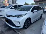 Фото 2 - Toyota Granvia